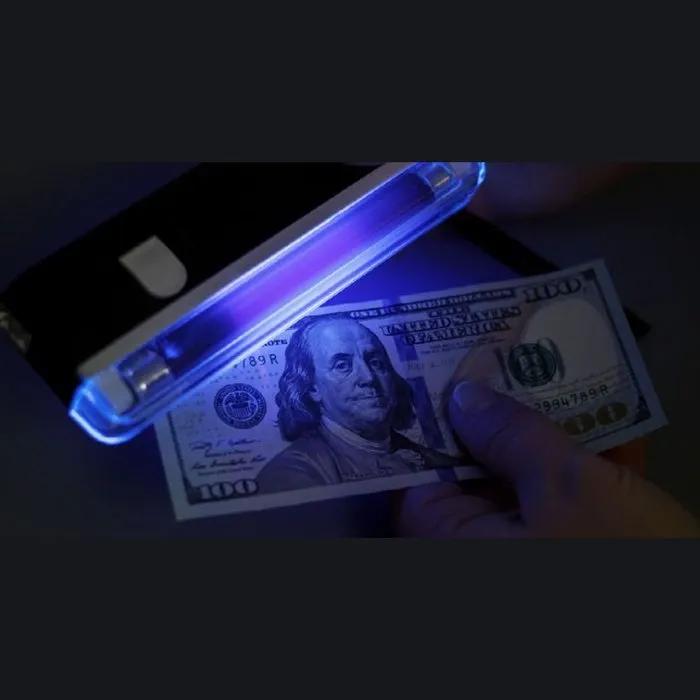 Blacklight Lamp, 1X 4 Watt 365nm Ultraviolet UV-A Blacklight Tube